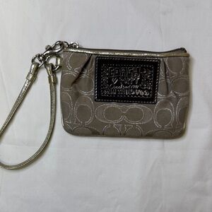 Coach Poppy Signature Silver Wristlet | Glitter Patch‎ Mini